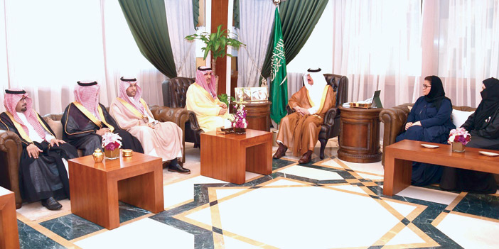  الأمير سعود بن نايف خلال استقباله أعضاء المجلس البلدي