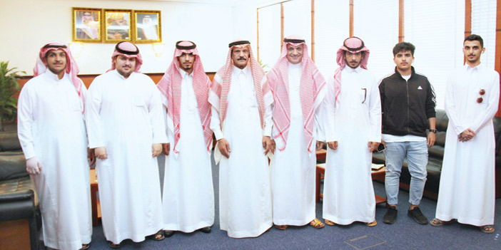 طلاب الإعلام بجامعة الإمام محمد بن سعود الإسلامية يزورون جريدة «الجزيرة» 