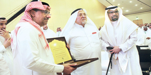 مدير جامعة الملك سعود يفتتح مؤتمر التعليم والسلامة في طب التخدير» 