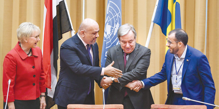  أمين عام الأمم المتحدة في لقطة بين وزير الخارجية اليمني وممثل الحوثيين بعد الاتفاق.