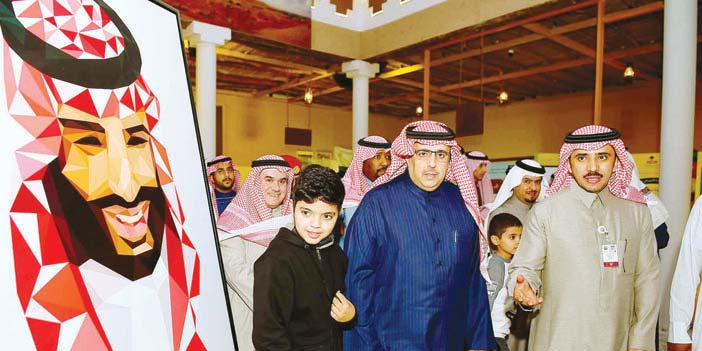  وكيل إمارة منطقة الرياض خلال زيارته المهرجان