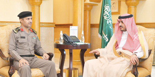  الأمير بدر بن سلطان خلال لقائه قادة القطاعات الأمنية