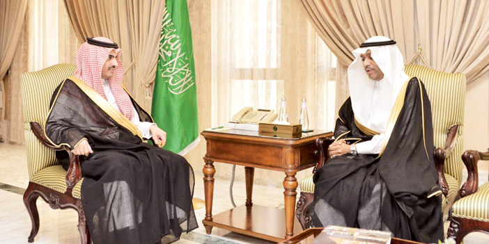 نائب أمير منطقة مكة المكرمة يستقبل عددًا من المسؤولين بمكة 