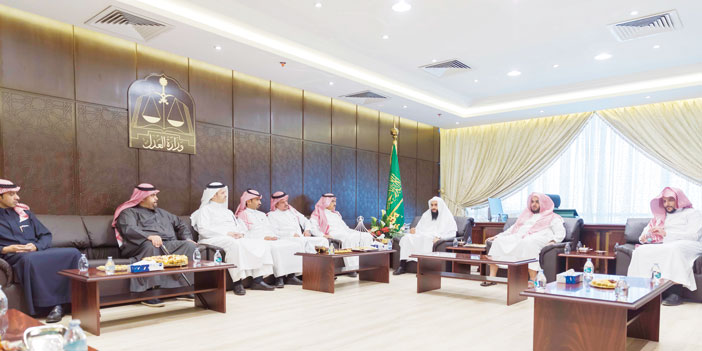 المحكمة العمالية في الرياض تستقبل وفدًا من اللجنة الوطنية للجان العمالية لتعزيز التعاون 