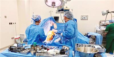 «سلطان الإنسانية» تجري أول عملية جراحية بتقنية الروبوت 