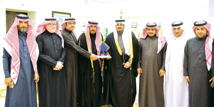  نائب أمير منطقة الرياض يستقبل رئيس وأعضاء إعلاميون