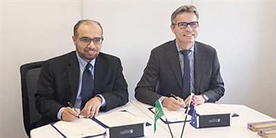 مدير جامعة الملك فيصل يوقع اتفاقية تعاون مع جامعة كوينزلاند