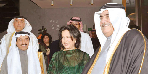  الشيخ خالد آل خليفة والشيخة مي آل خليفة خلال الافتتاح