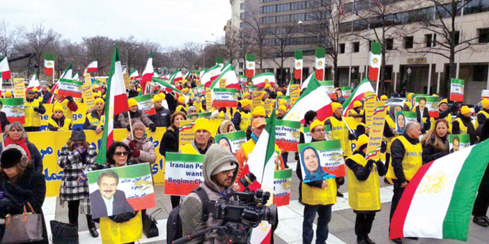  متظاهرون من المعارضة الإيرانية في واشنطن يطالبون بتغيير نظام الملالي