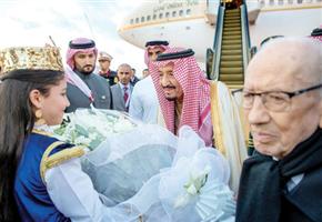 خادم الحرمين يستهل زيارة رسمية إلى تونس 