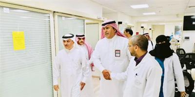 محافظ عنيزة يتفقد أقسام العناية القلبية بمستشفى الملك سعود 