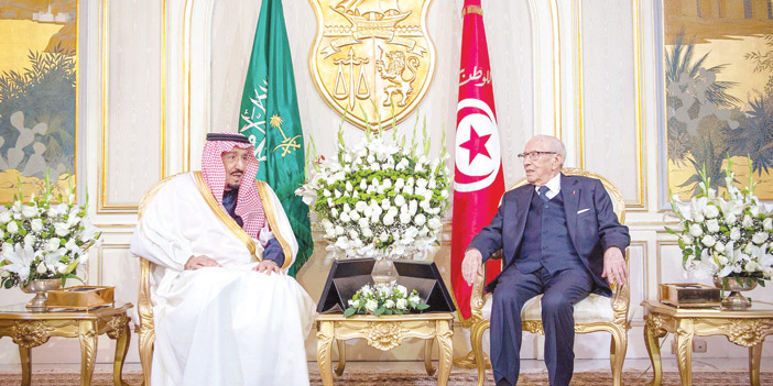  جانب من اجتماع خادم الحرمين الشريفين والرئيس التونسي