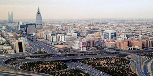 مركبة تنقذ حياة مواطن حاول الانتحار من على أحد الجسور وسط الرياض 