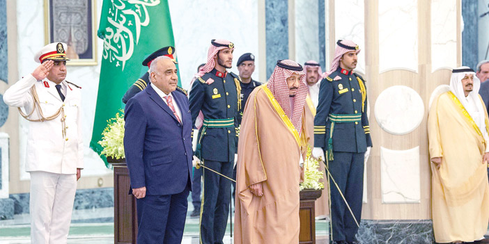  خادم الحرمين الشريفين خلال استقباله دولة رئيس وزراء العراق