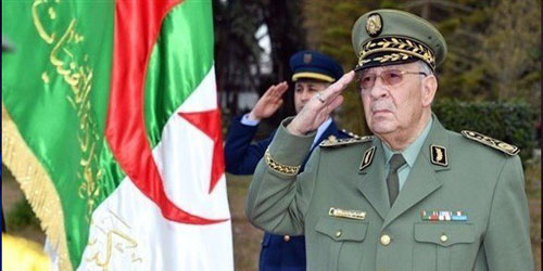 رئيس الأركان الجزائري يتهم أطرافاً داخلية بالتآمر ضد مصلحة البلاد 