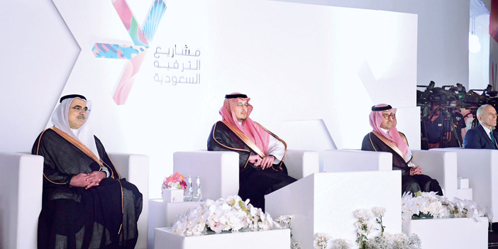  الأمير أحمد بن فهد خلال تدشينه مشاريع الترفيه