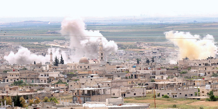  أدخنة ترتفع فوق محافظة إدلب نتيجة قصف النظام السوري