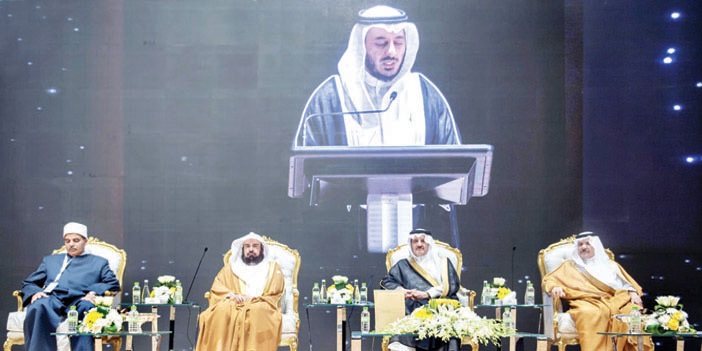  الأمير سعود بن نايف خلال الافتتاح
