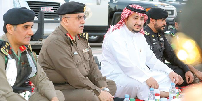  نائب أمير منطقة الجوف يشارك رجال الأمن الإفطار