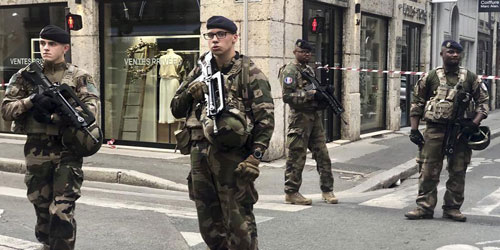 السلطات الفرنسية تبحث عن منفذ هجوم «ليون» 