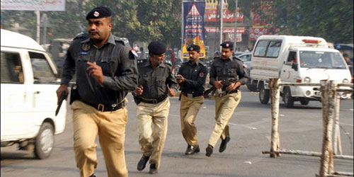 الشرطة الباكستانية تعتقل ثلاثة إرهابيين 