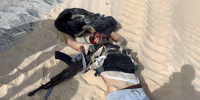  أحد الإرهابيين بعد قتله من قبل عناصر الأمن المصري في سيناء
