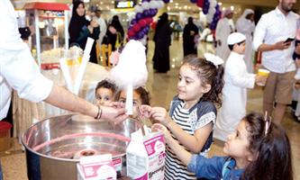 مطارات المملكة تحتفل مع المسافرين بالعيد 