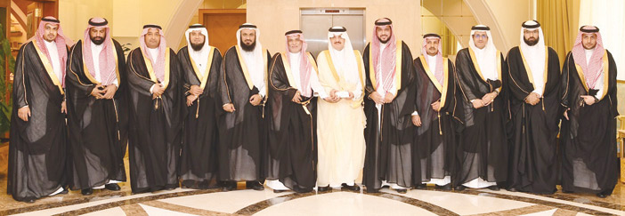  الأمير سعود بن نايف خلال استقبال رئيس ومنسوبي الهيئة الملكية بالجبيل