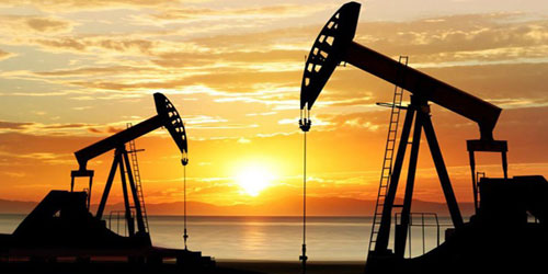 النفط ينخفض مع ترقب المستثمرين لقمة العشرين واجتماع أوبك 