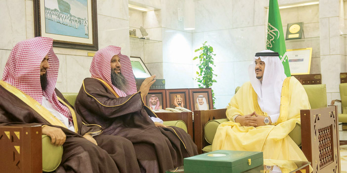 أمير منطقة الرياض بالنيابة يستقبل منسوبي فرع هيئة الأمر بالمعروف بالمنطقة 