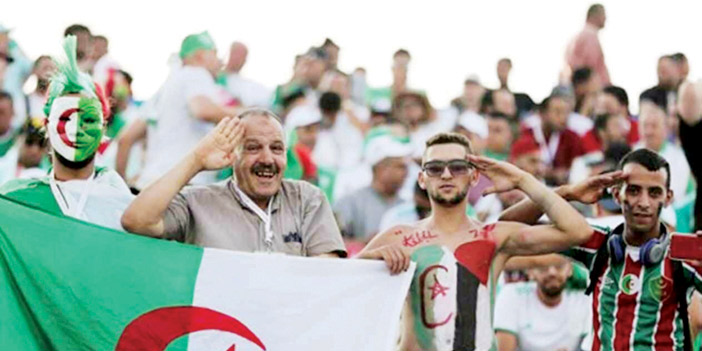  مشجعون جزائريون
