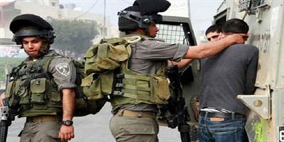 قوات الاحتلال تعتقل ثلاثة فلسطينيين 