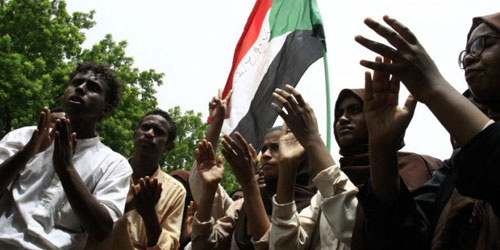 قادة الاحتجاج والمتمردون في السودان يتعهدون بالعمل لإنجاز «سلام شامل» 