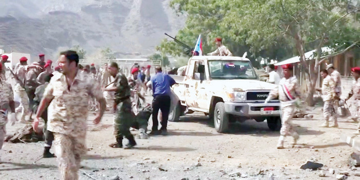  آثار الهجومين اللذين نفذهما تنظيم داعش ومليشيات الحوثي في عدن