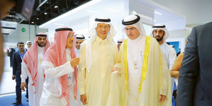 الأمير عبدالعزيز بن سلمان يطلع على مشروعات كهرباء ومياه دبي في مجال الطاقة  المتجددة 