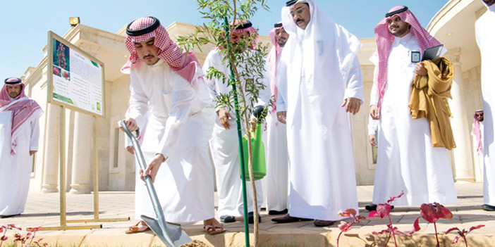  أمير منطقة الجوف في تدشين مبادرة أرضنا الخضراء