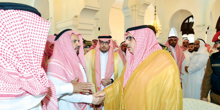 وكيل إمارة الرياض ينقل تعازي القيادة لأسرة الشهيد الحارثي 