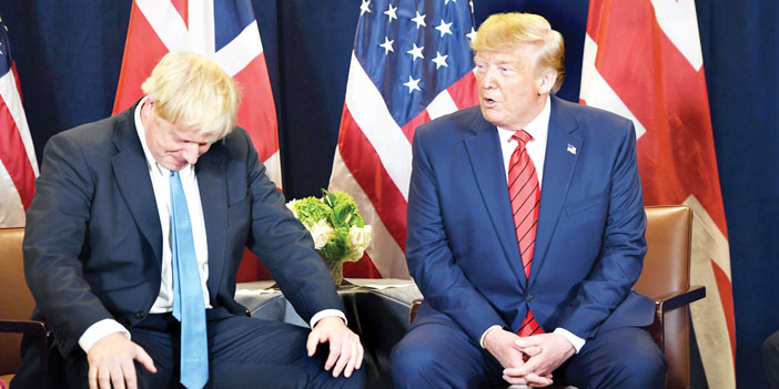  ترامب أثناء اجتماع مع رئيس الحكومة البريطانية في نيويورك