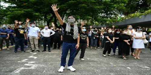 حكومة هونغ كونغ تمنع المتظاهرين من الأقنعة 