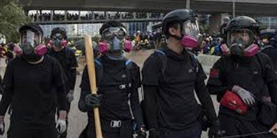 متظاهرو هونغ كونغ يتحدون حظر ارتداء الأقنعة 