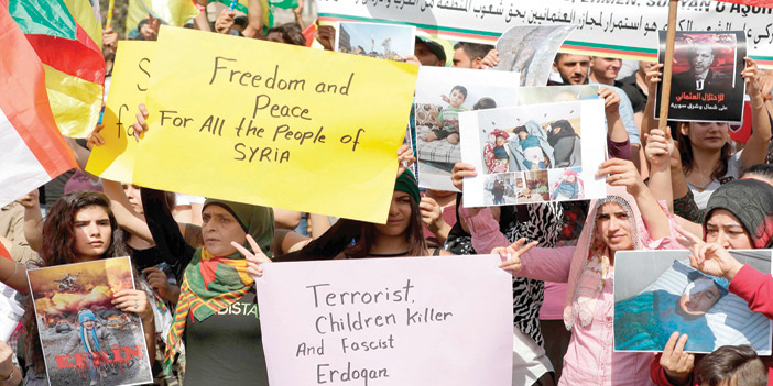  تجمُّع للمتظاهرين أمام مقر الأمم المتحدة في بيروت احتجاجًا على الهجوم التركي