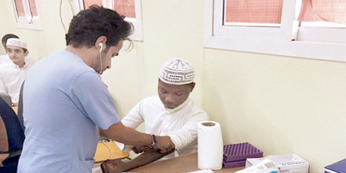  خلال عملية الفحص الطبي للطلاب
