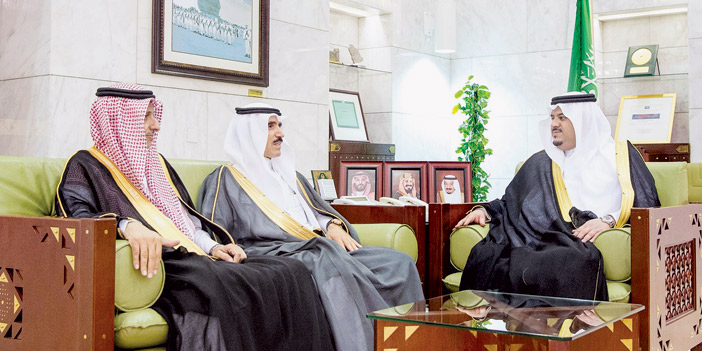 نائب أمير منطقة الرياض يستقبل مدير عام الأحوال المدنية 
