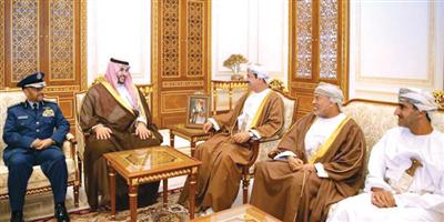 الأمير خالد بن سلمان يلتقي وزير الدفاع العماني ووزير المكتب السلطاني 