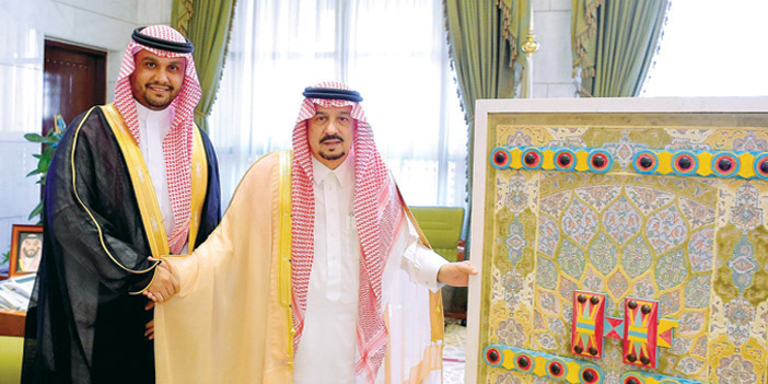  أمير منطقة الرياض يستقبل مدير شركة الاتصالات السعودية