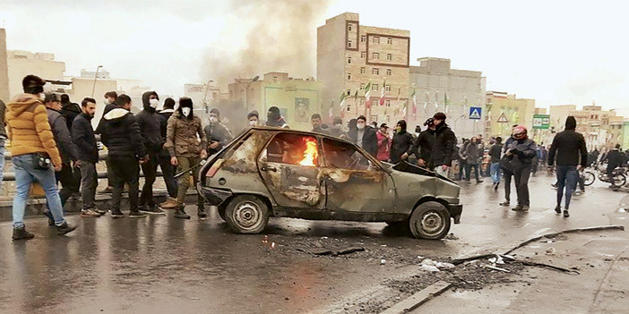  الإيرانيون يزدادون غضباً ضد نظامهم.. والمظاهرات تتمدد في المدن الأخرى