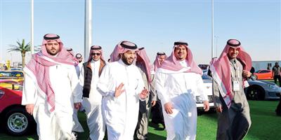 سمو نائب أمير منطقة الرياض يفتتح «معرض الرياض للسيارات» 