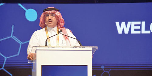  رئيس مجلس إدارة «سابك» يتحدث خلال منتدى «جيبكا» في دبي أمس
