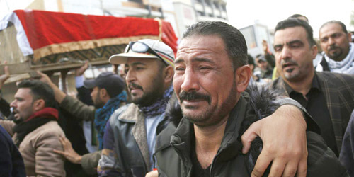 رغم الاغتيالات.. العراقيون يتظاهرون في الساحات 