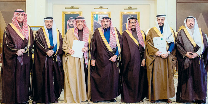  أمير القصيم يبارك توقيع المذكرة بين مجتمعي ومؤسسة الأمير محمد بن فهد